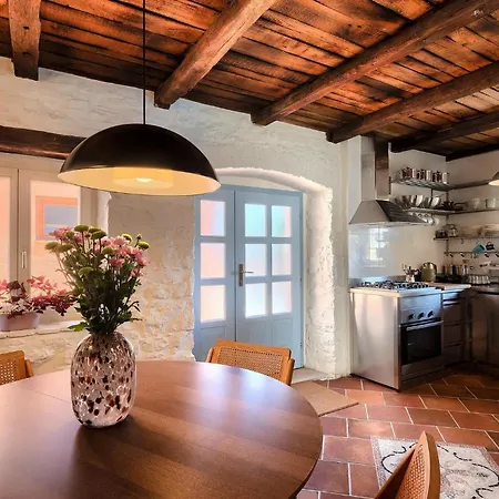 Casa Lampadina